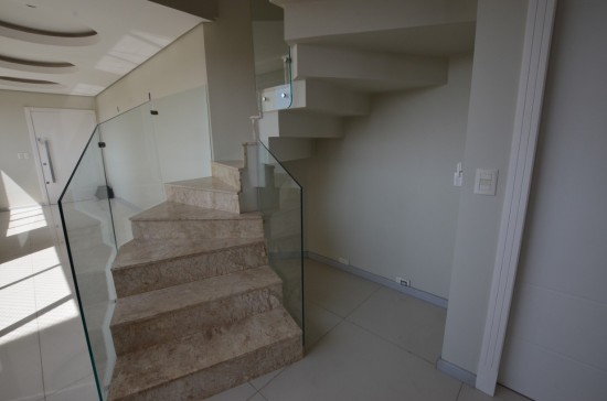 ESCADAS PISO SUPERIOR 